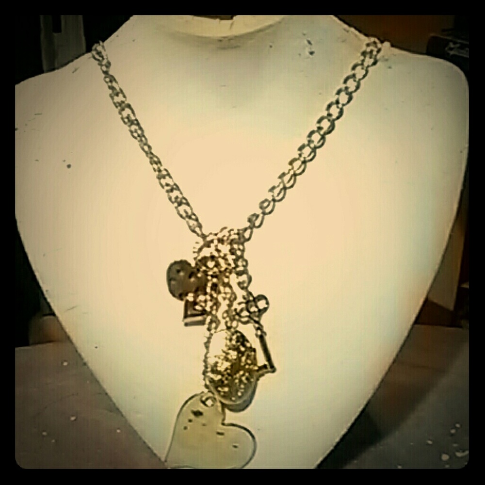 Ladies necklace